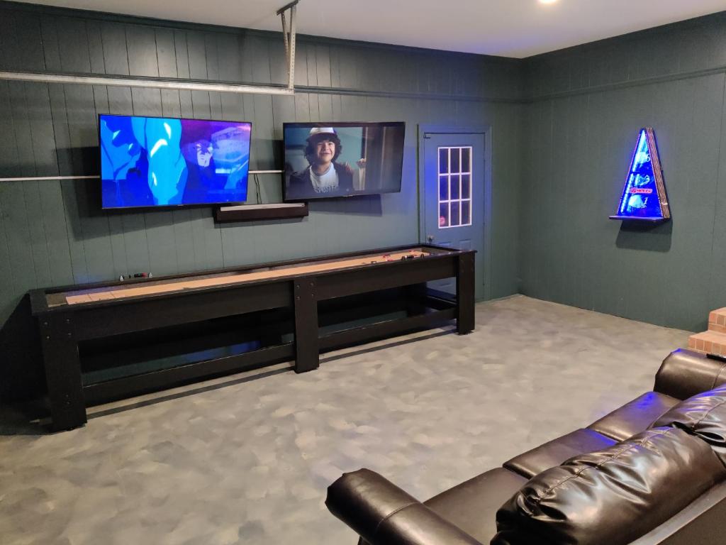 Living Easley Manor - With Amazing Hot Tub! photo 2