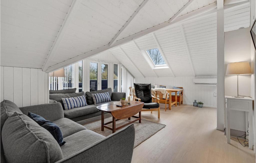 Awesome Home In Toftlund With Wifi And 3 Bedrooms photo 2