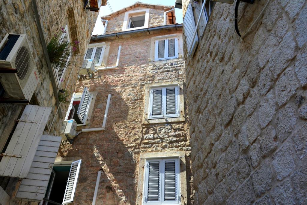 Montenegro Backpackers Home Budva photo 1
