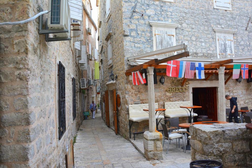 Montenegro Backpackers Home Budva photo 2