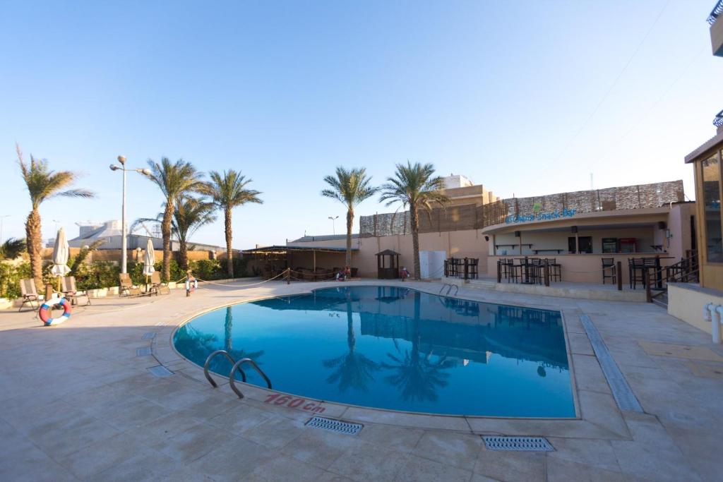 Jawhara Inn Hotel - فندق الجوهرة سفاجا - Tap to explore photos