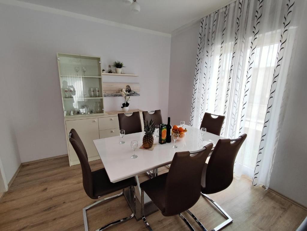 Wonderful holiday home in Zaton photo 2