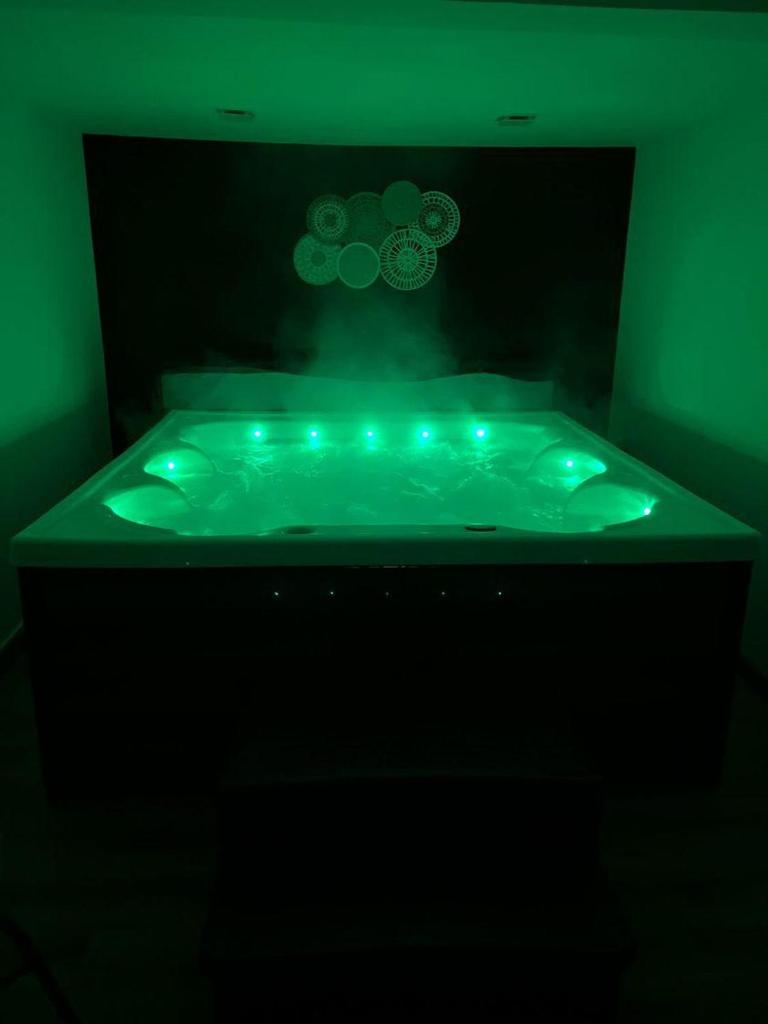 Roulotte la Bohême est son Spa en Baie de Somme photo 2