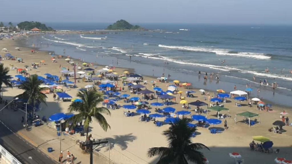 APARTAMENTO, ATÉ 4 PESSOAS,20 Metros da PRAIA do SONHO, PÉ NA AREIA,100 MB WI-FI photo 1