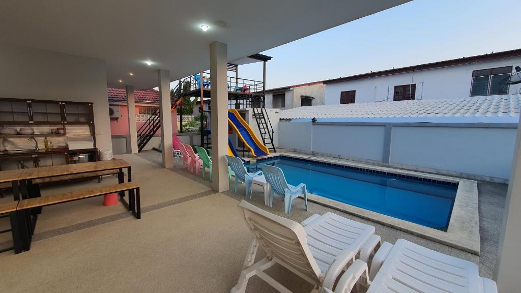 Family POOL VILLA CHAAM photo 4