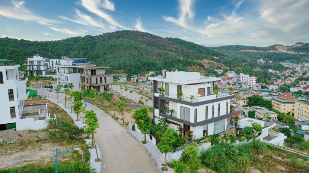 SALLY HUONG VILLA - Venue Travel