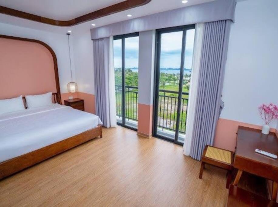 Villa 6PN bể bơi trong nhà và gần bãi biển