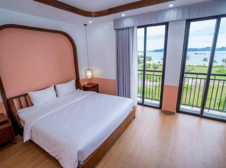 Villa 6PN bể bơi trong nhà và gần bãi biển