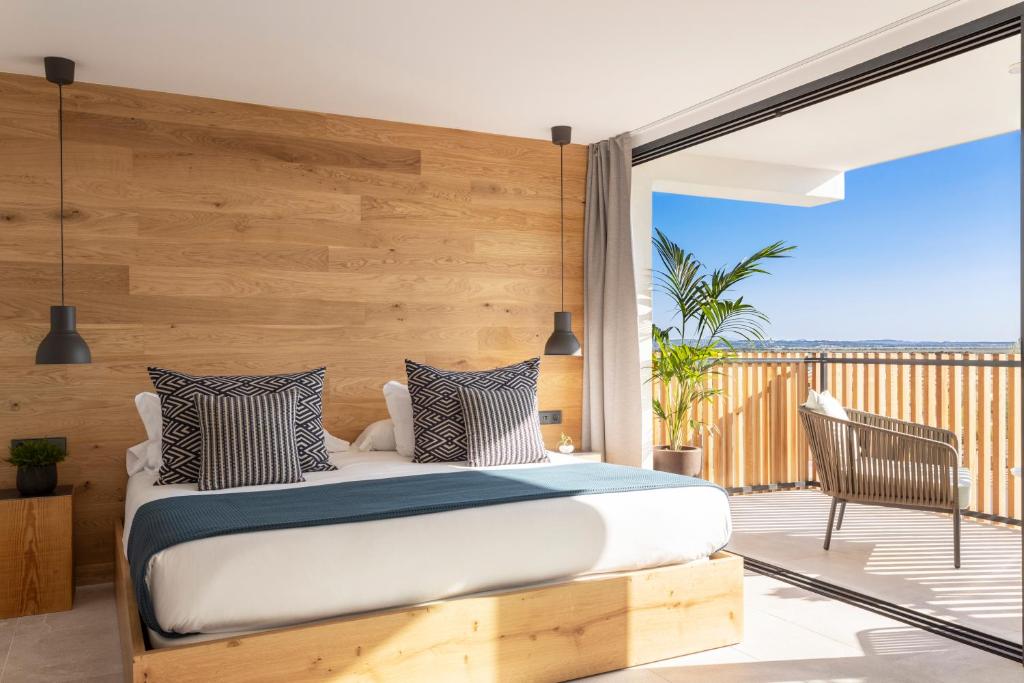 Las Gaviotas Suites Hotel & Spa photo 2