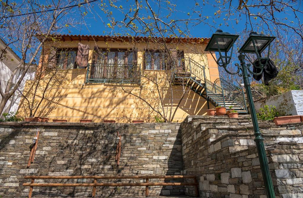 Stamoulis' house photo 1