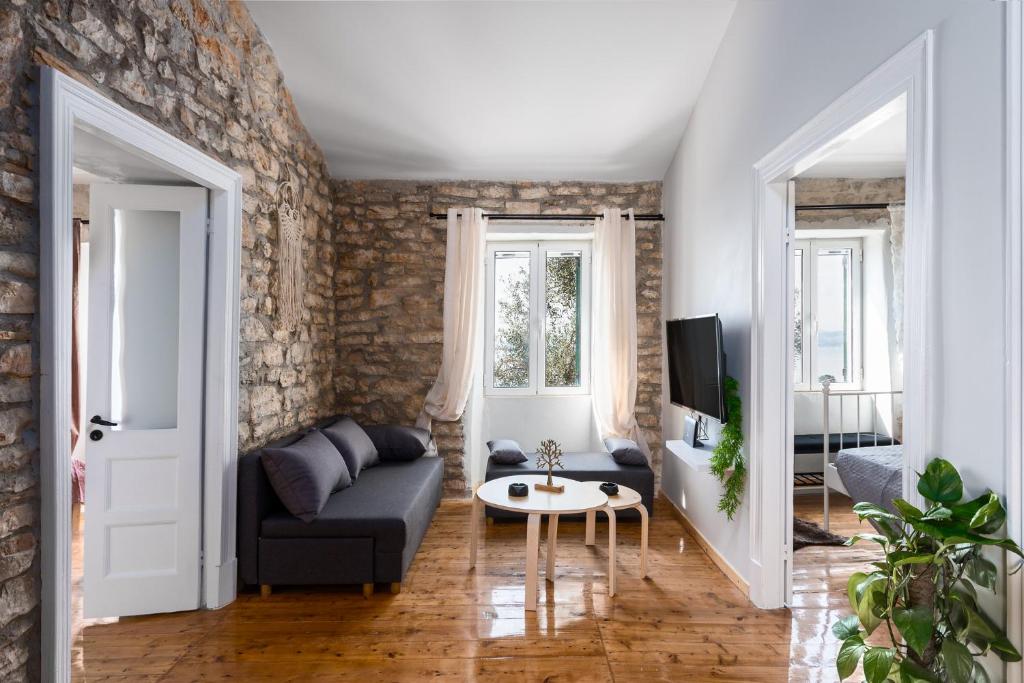 The Greystone House by Konnect, Views to the Sea photo 2
