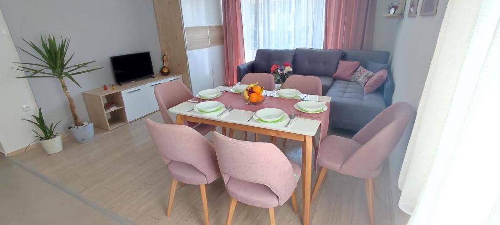 Forest Apartments photo 4