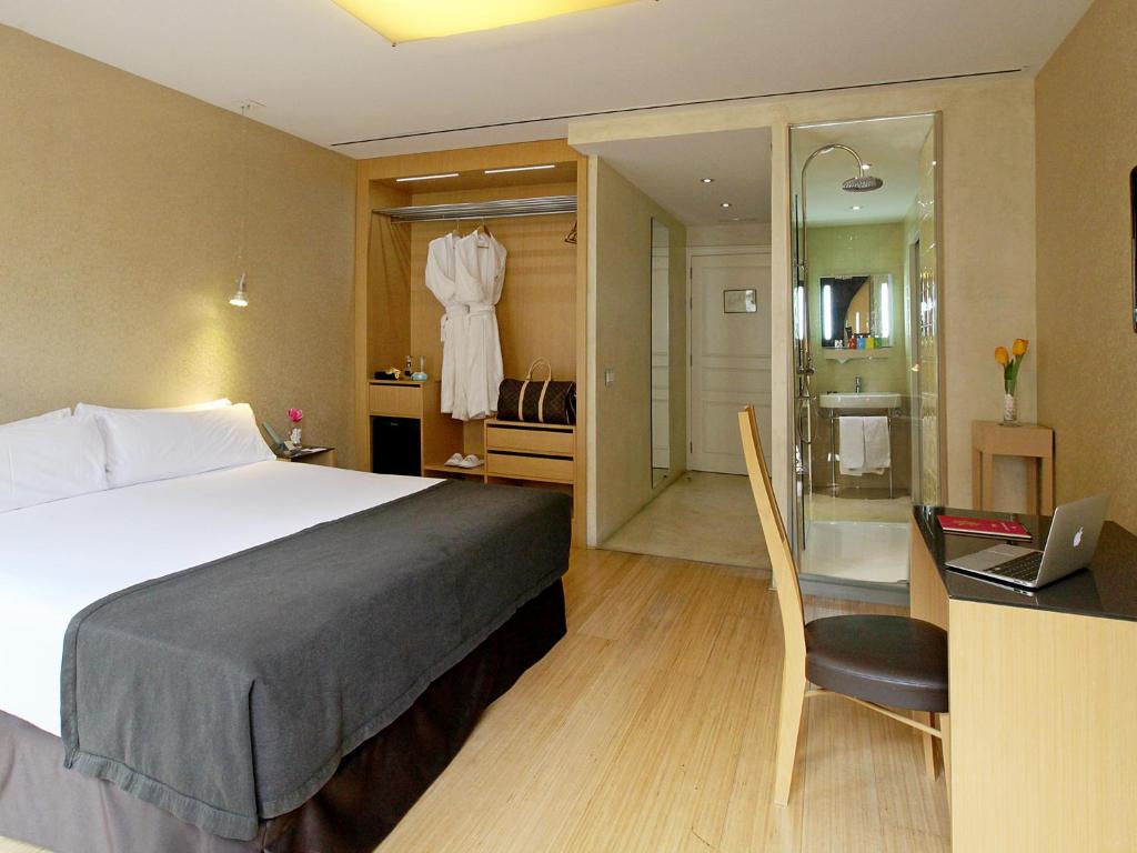 Axel Hotel Barcelona - Adults Only - Tap to explore photos