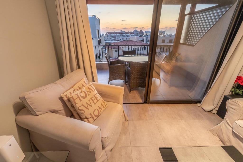 Alexis Apartments - Lovely 2-bedroom with swimming pool photo 2