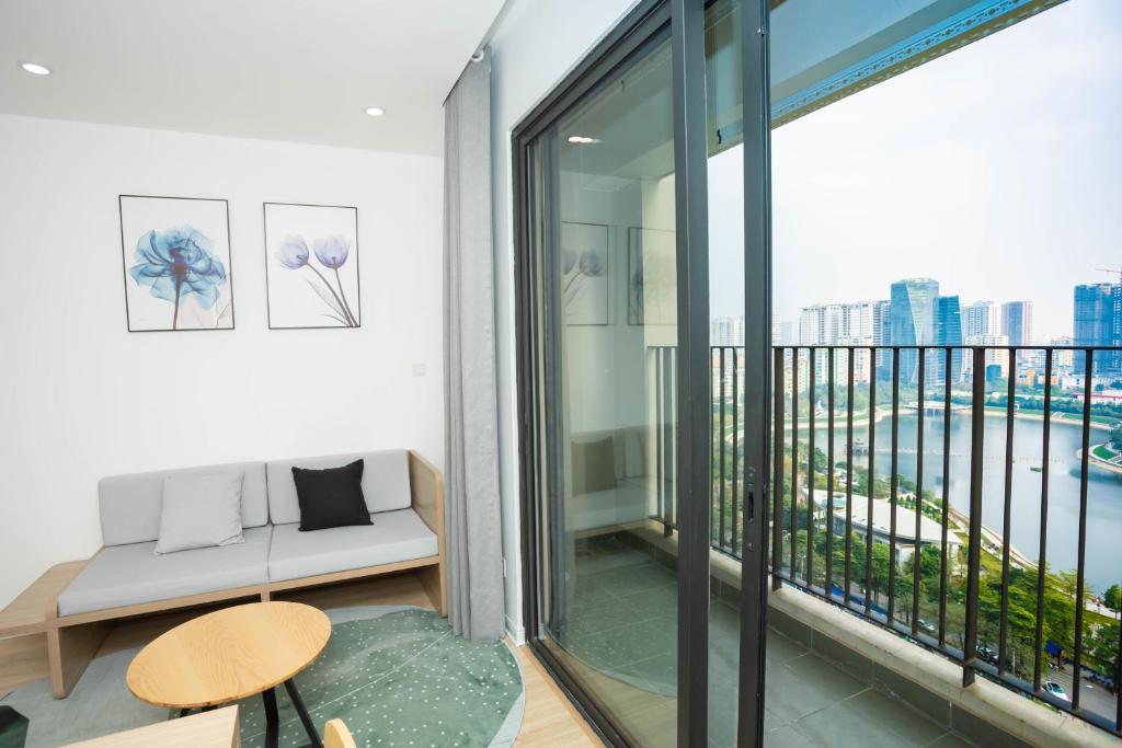 Summer House - Studio Vinhomes Dcapital Tran Duy Hung