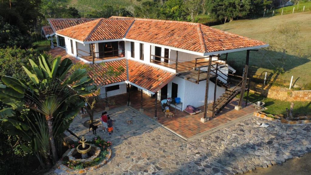 CASA CAMPESTRE VILLA CIPRES LOTE 16 MESA DE LOS SANTOS