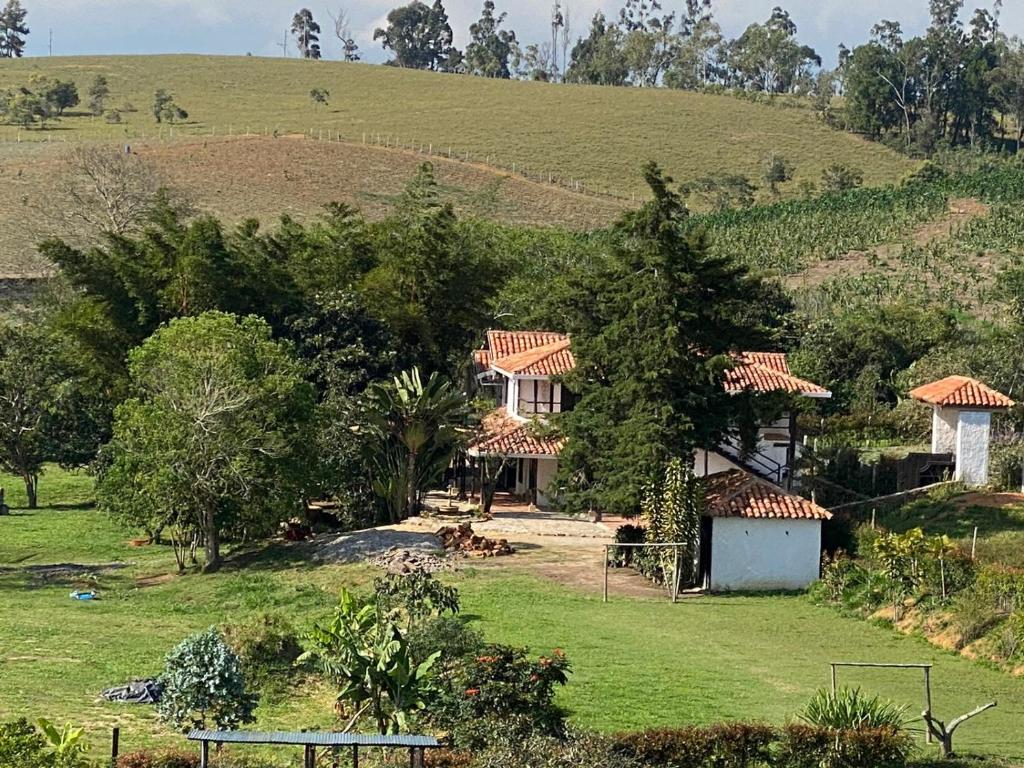 CASA CAMPESTRE VILLA CIPRES LOTE 16 MESA DE LOS SANTOS photo 4