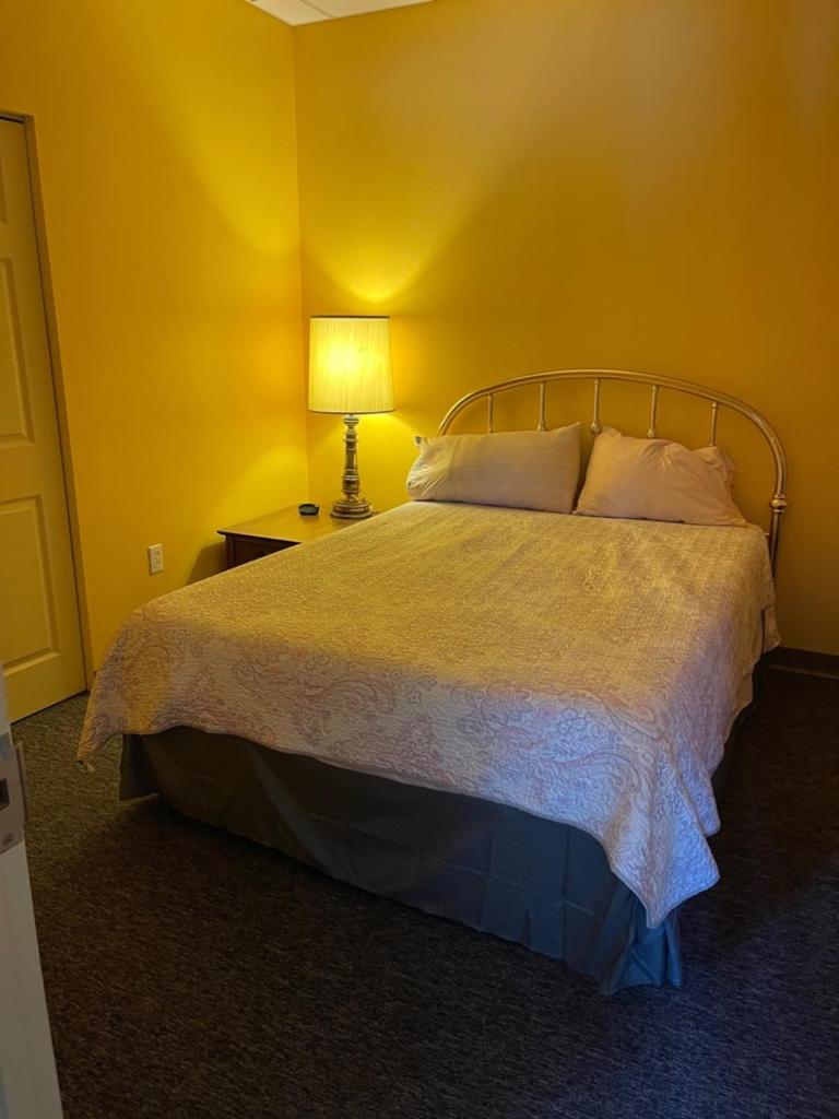 Pershing Heights 103 photo 2