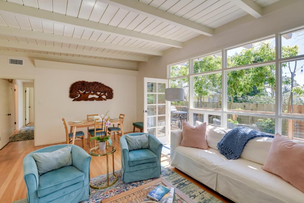 Vacation Rental Home about 1 Mi to Carmel Beach! photo 3