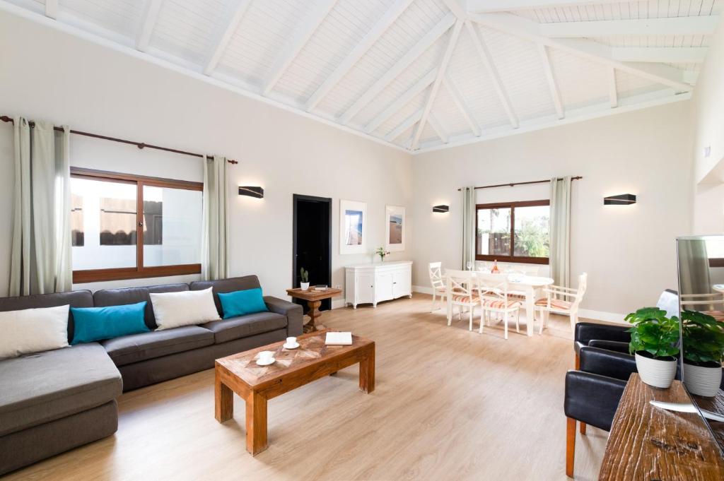 Villa Caleta Del Sol by Villa Plus photo 3