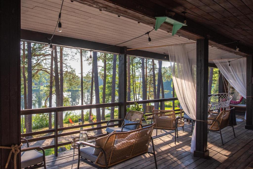 Tuba järveäärses puhkemajas - Saarjärve Puhkemaja photo 1