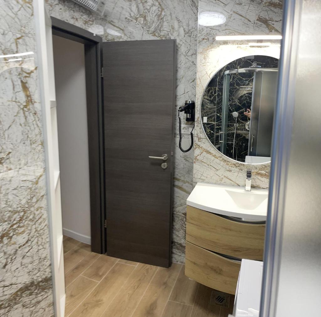 Luxury Town Center Apartments photo 2