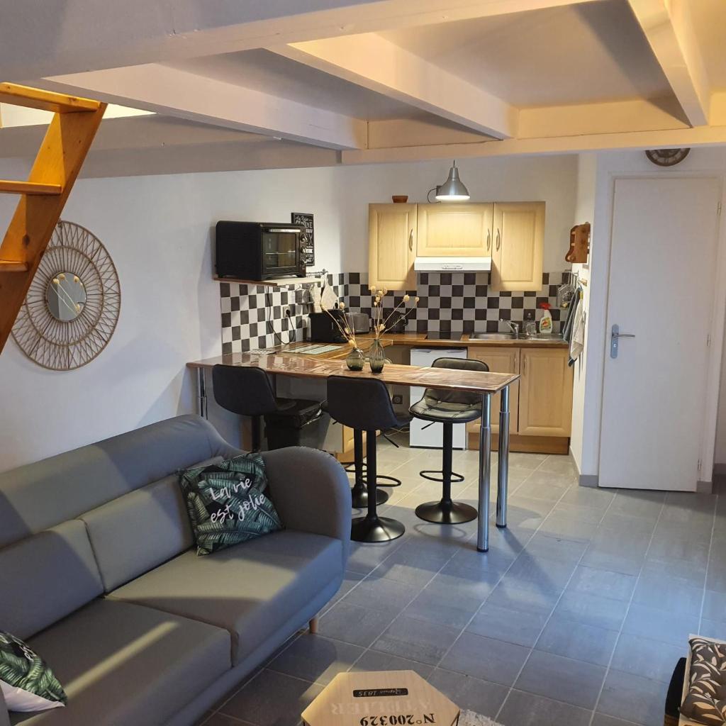Petite maison mitoyenne avec terrasse photo 3