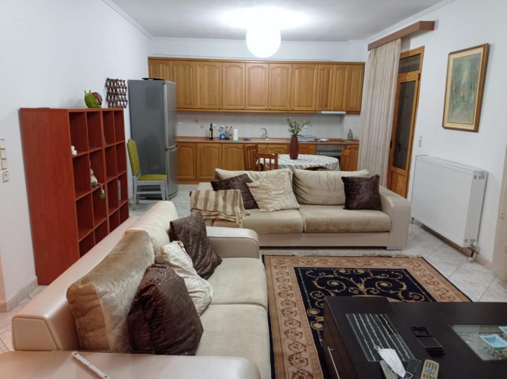 NIKITA'S HOUSE - 3 min from racetrack - Free parking and Wifi - 7 guests