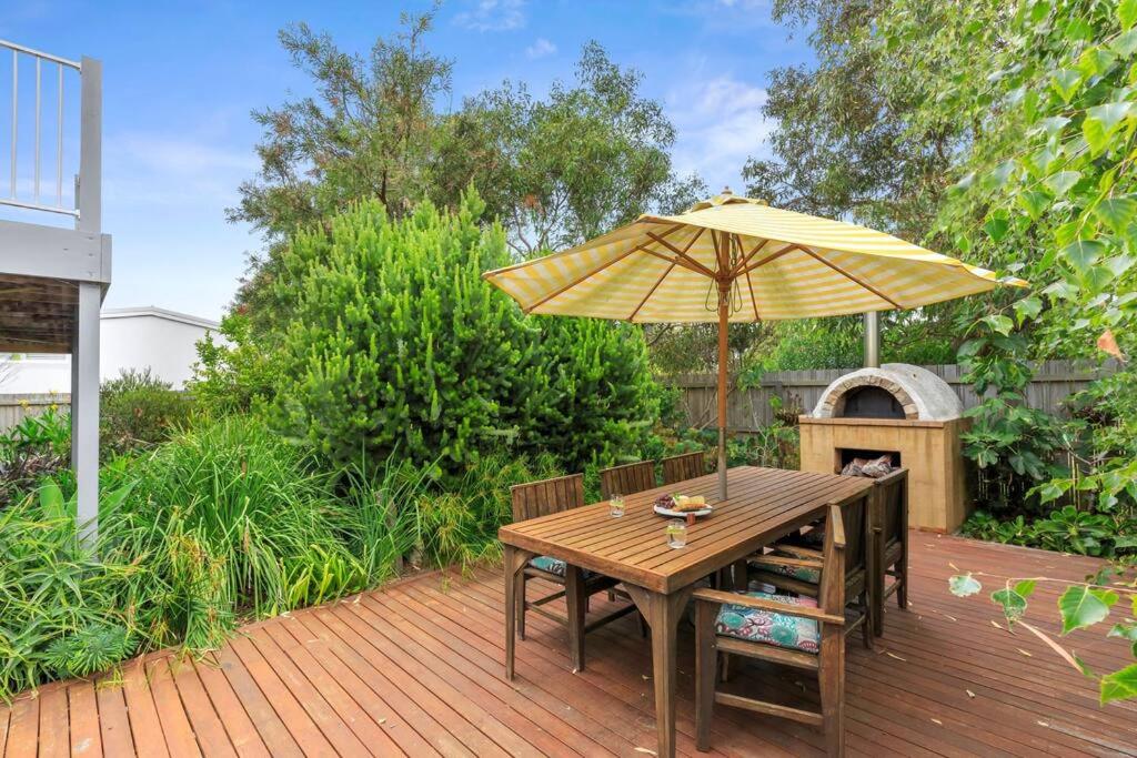 Tremont Beach House - sleeps 8 - pet friendly