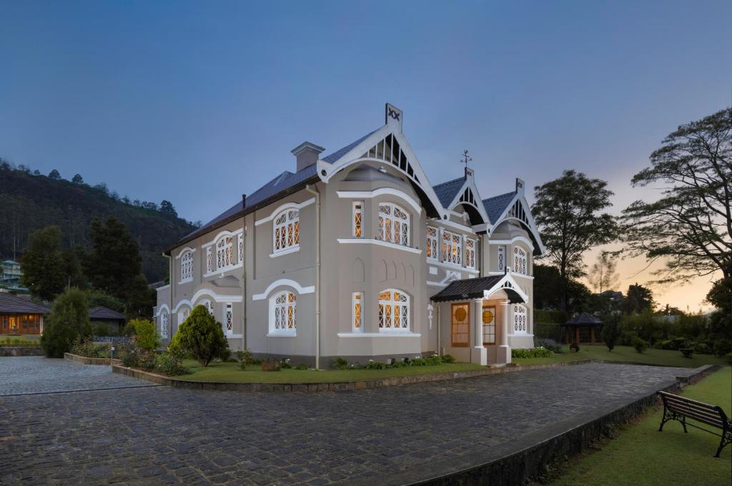 The Bellwood Manor photo 1