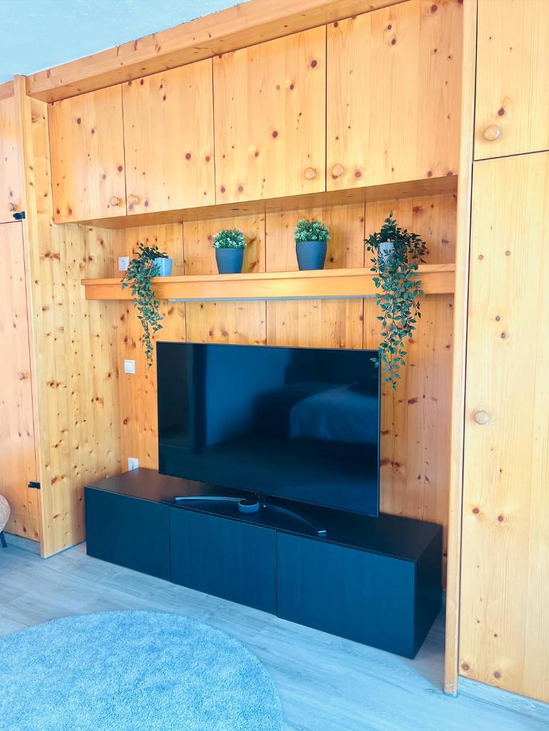 Wellness-Apartment Seefeld and Chill SPA im Zentrum mit Pool, Sauna und Netflix for free photo 3