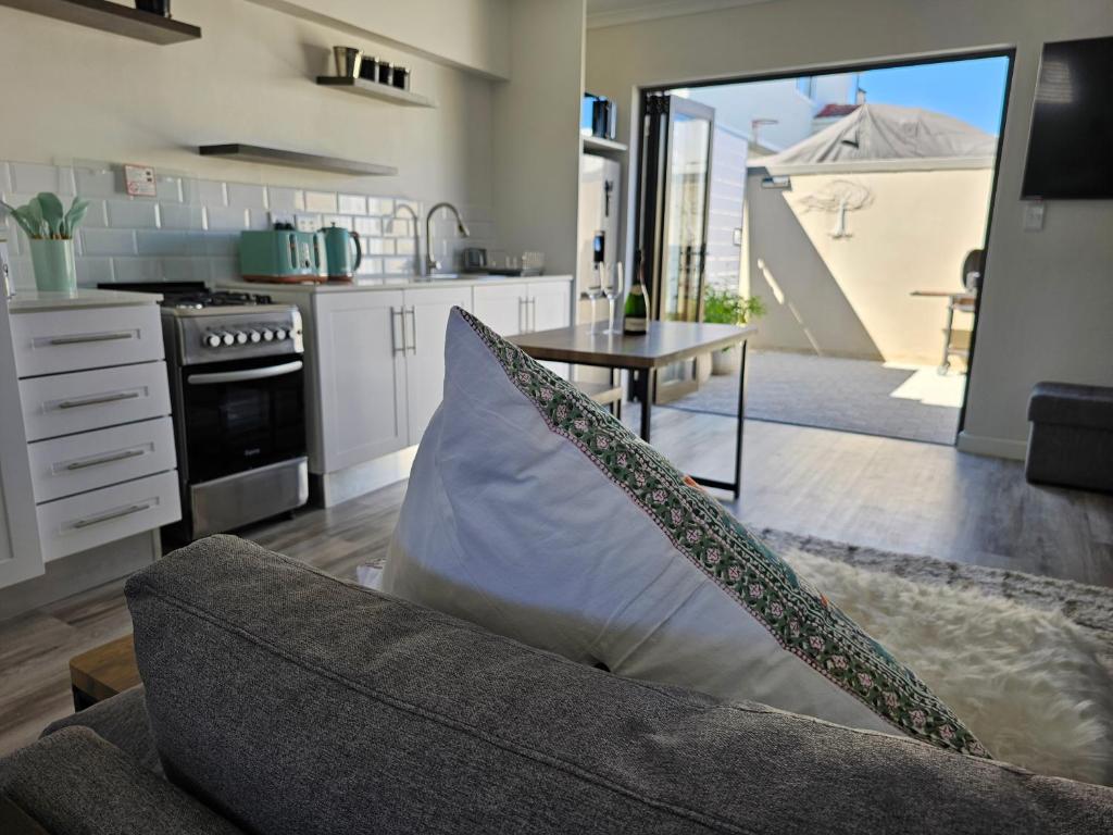 Corner Cottage Room Type - One-Bedroom Apartment