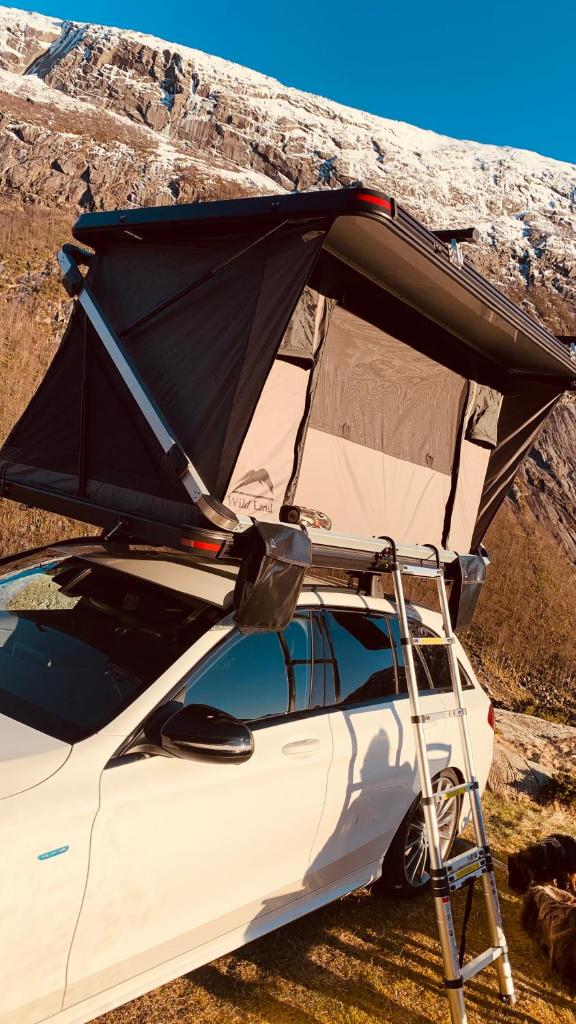 Rent Rooftop tent for car with roofrack photo 2