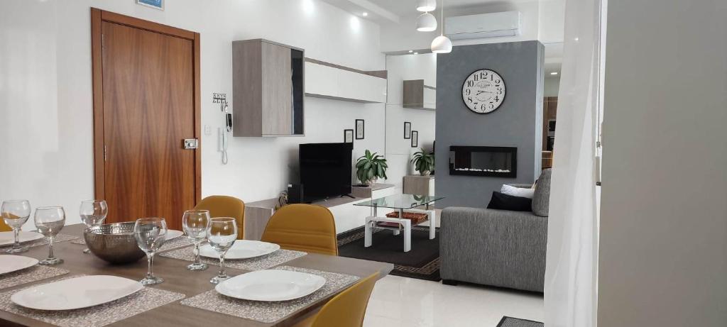 Bright Stylish Apartment photo 3
