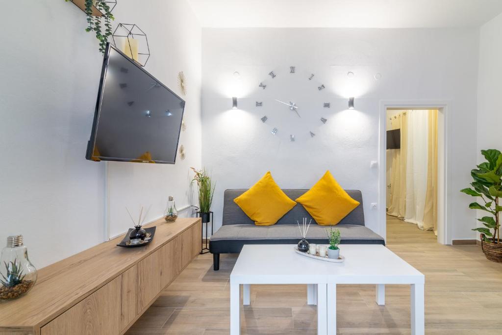 Elegant apartment for friends & Couples photo 1