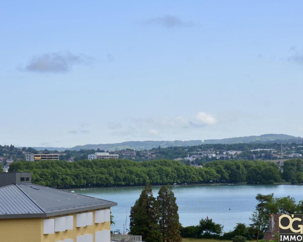 View Point green lake photo 1