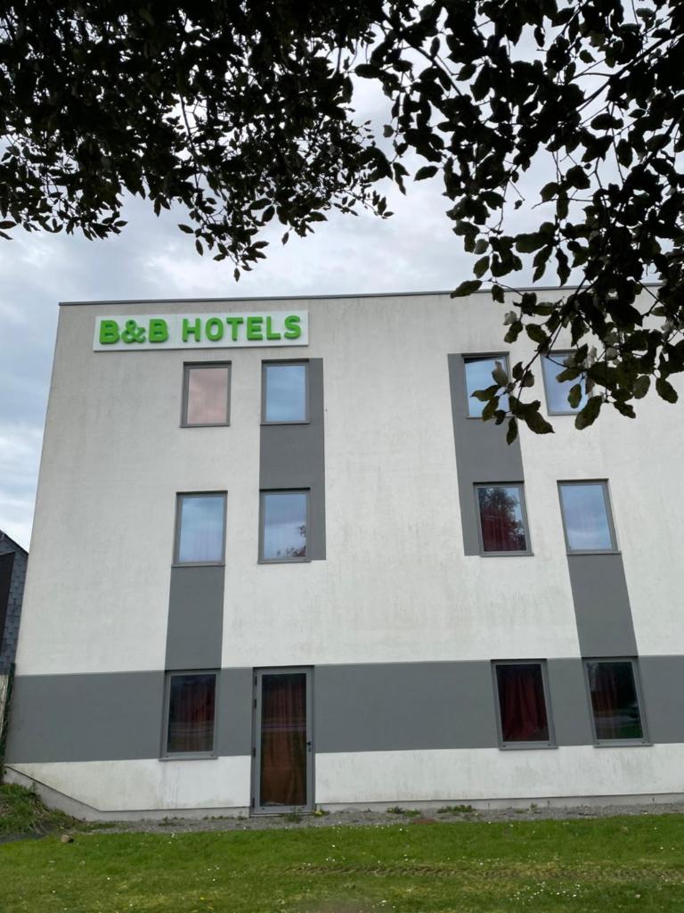 B&B HOTEL Laval Ouest photo 2