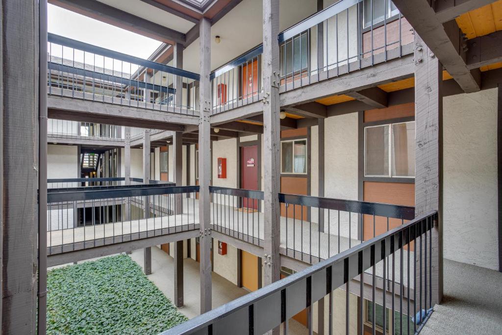 Grand Junction Vacation Rental Indoor Pool Access photo 2
