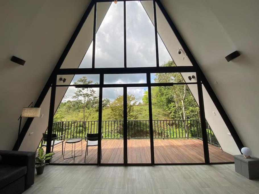 A-Frame, Rio Celeste in premises and close to park photo 2