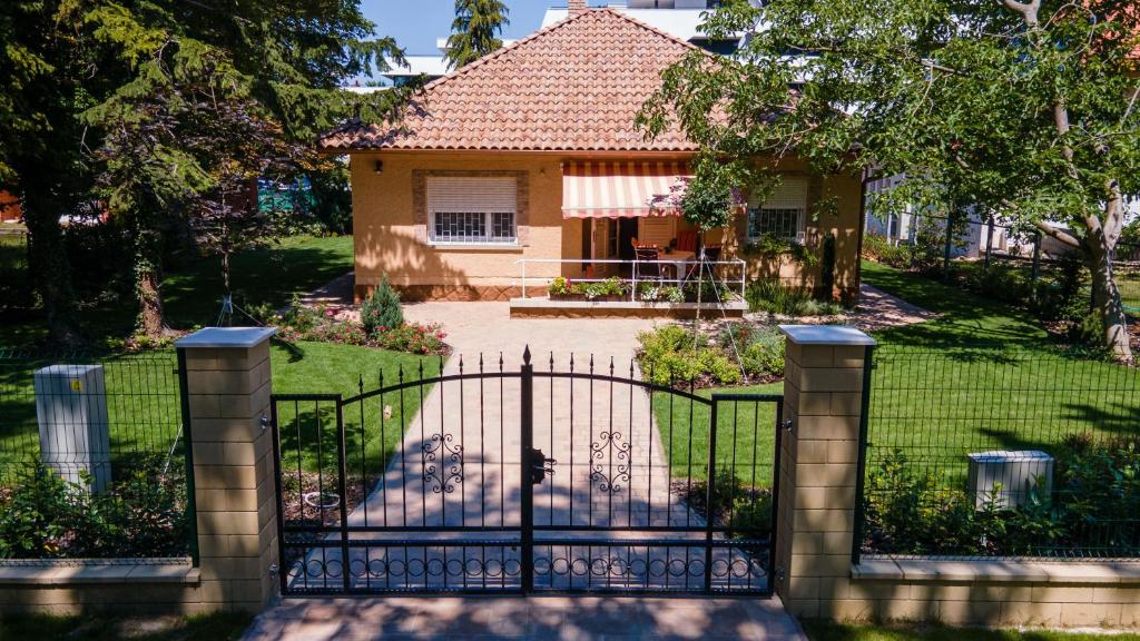 Szemes Villa photo 1