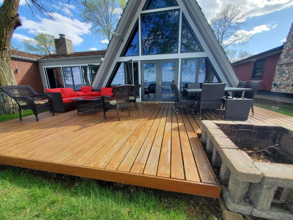 Sandy Beach Retreat on Big Spirit Lake photo 2
