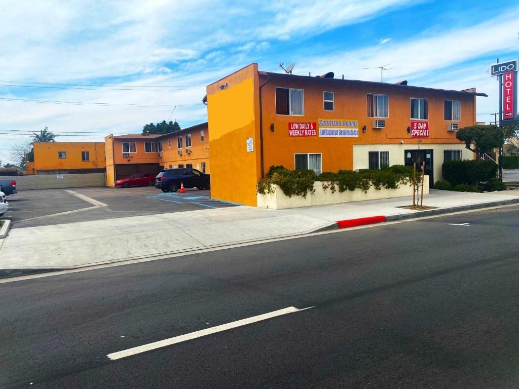 Lido Hotel image