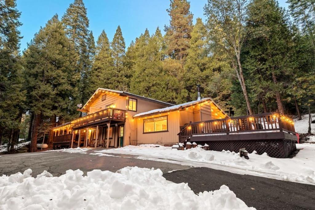 Sugarpine Trailhead Lodge at Lewis Creek Upper Trailhead just 7 miles from Yosemite image