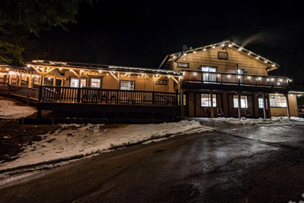 Sugarpine Trailhead Lodge at Lewis Creek Upper Trailhead just 7 miles from Yosemite photo 3