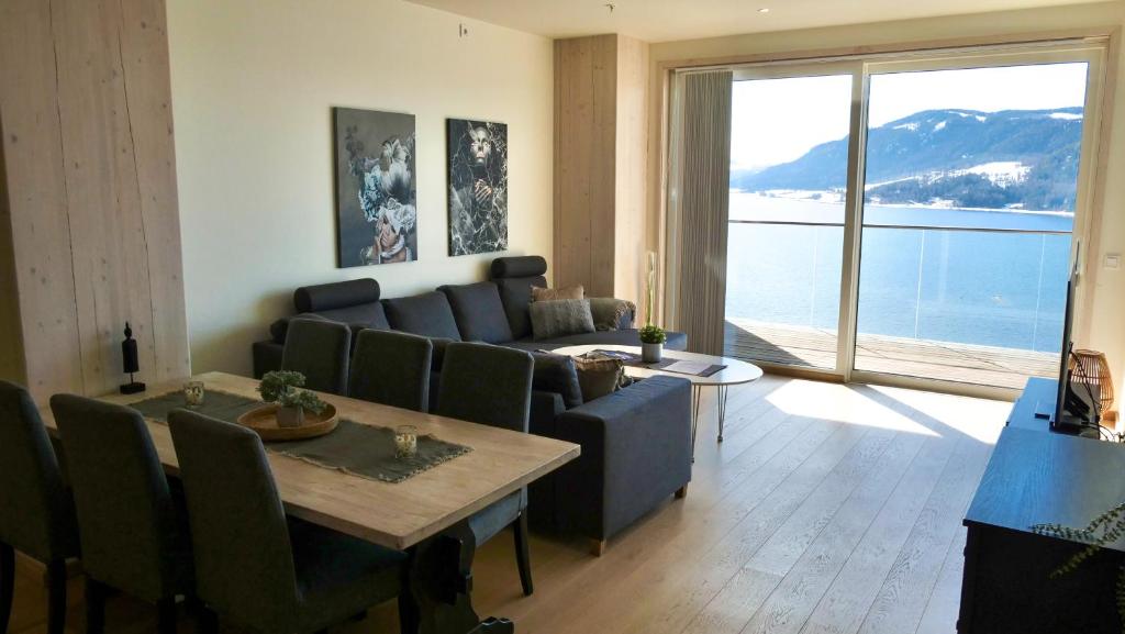 MJOS TOWER Suite - Lovely lake view photo 2