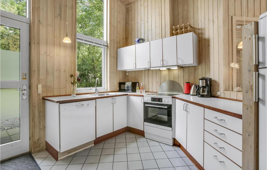 Stunning Home In Hasle With 4 Bedrooms, Sauna And Wifi photo 4