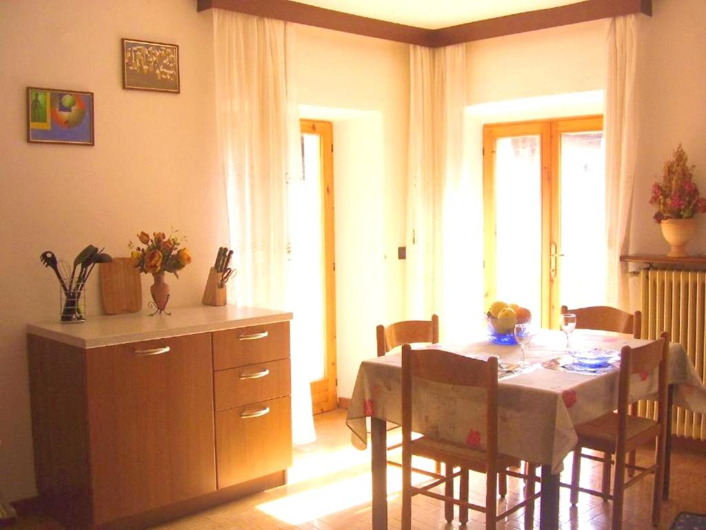 One bedroom appartement with furnished balcony at Prabione 8 km away from the beach photo 4