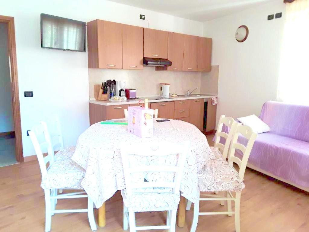 2 bedrooms appartement with furnished balcony and wifi at Prabione 8 km away from the beach photo 1