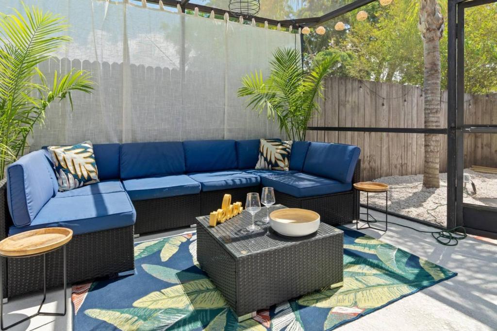 Tranquil Times a Serene 3BR Close to RJ Stadium with Screened Heated Pool, Outdoor Kitchen and Yard Chess image