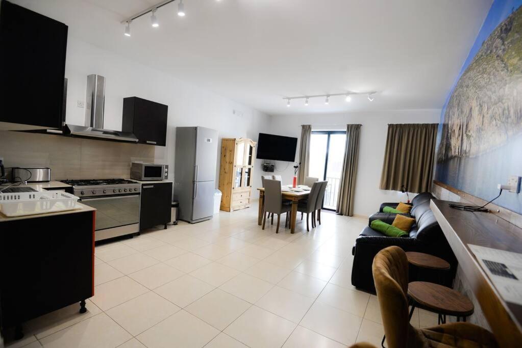 Seaside Xlendi apartment photo 1